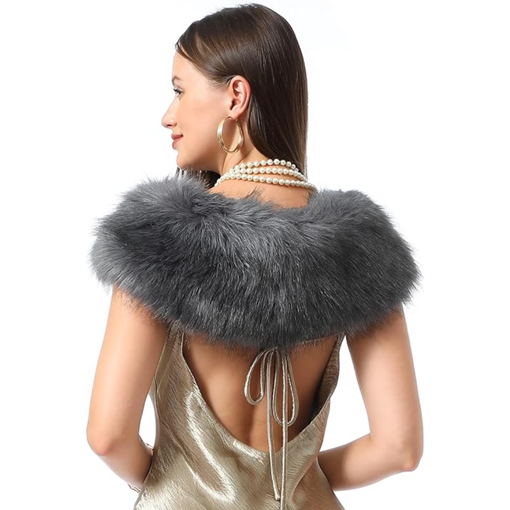 Elegant women's faux fur neck warmer scarf, Daisy style, in soft winter white