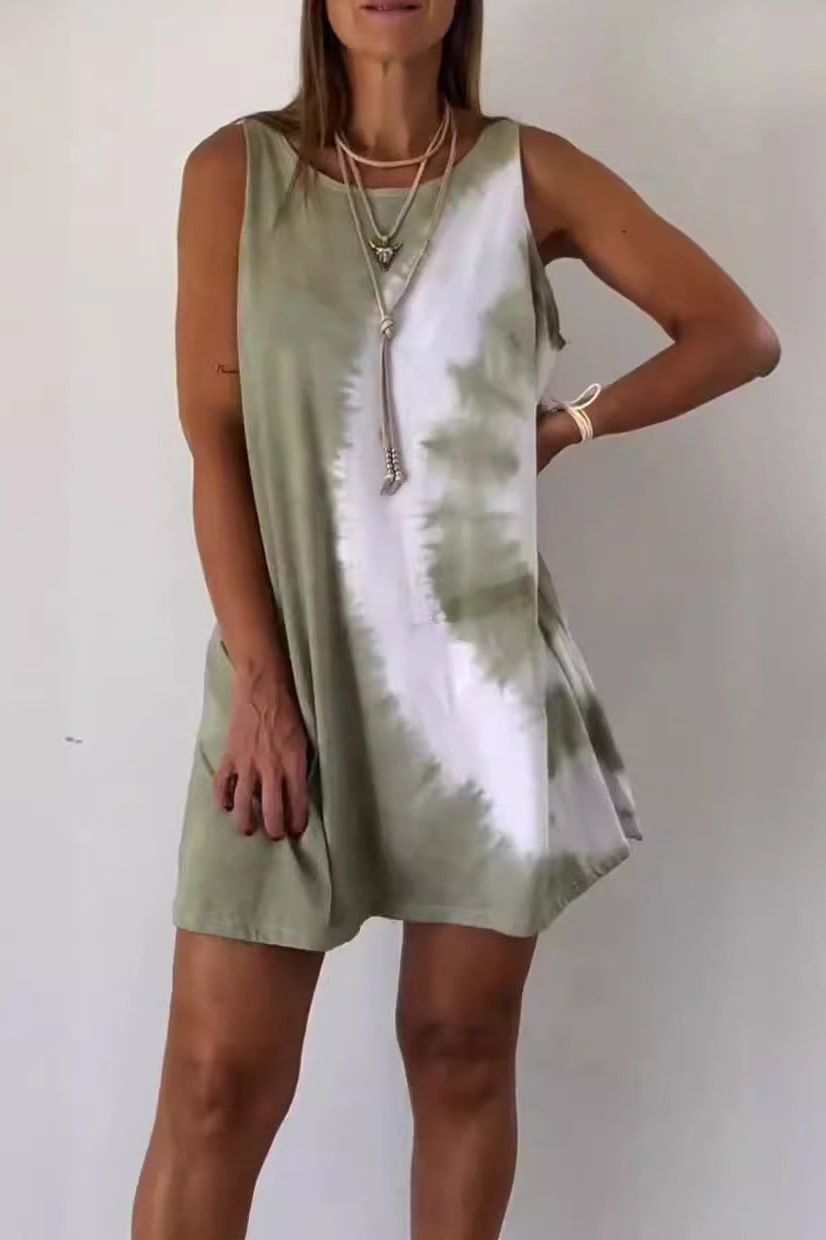 Chic women's flowing midi dress with an elegant floral print. Versatile for spring/summer casual & event styling.