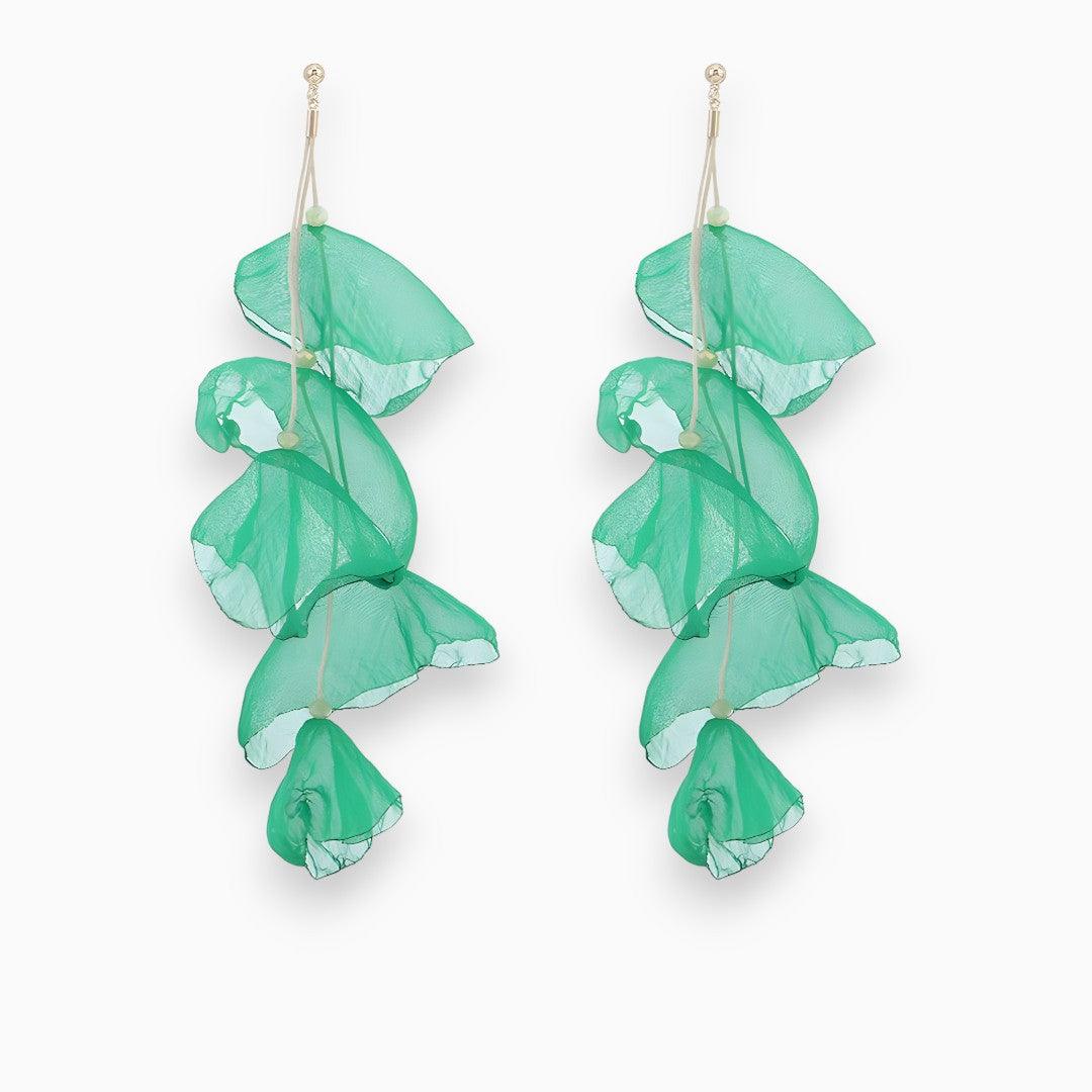 Chic women's Florina tulip drop earrings in silver, a fashionable and elegant jewelry piece for her.