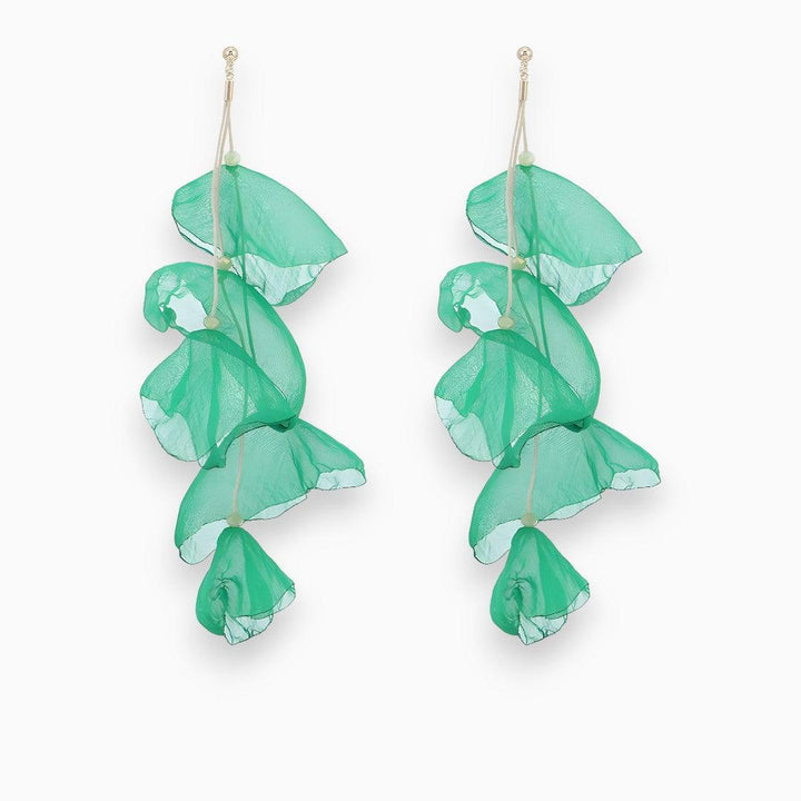 Chic women's Florina tulip drop earrings in silver, a fashionable and elegant jewelry piece for her.