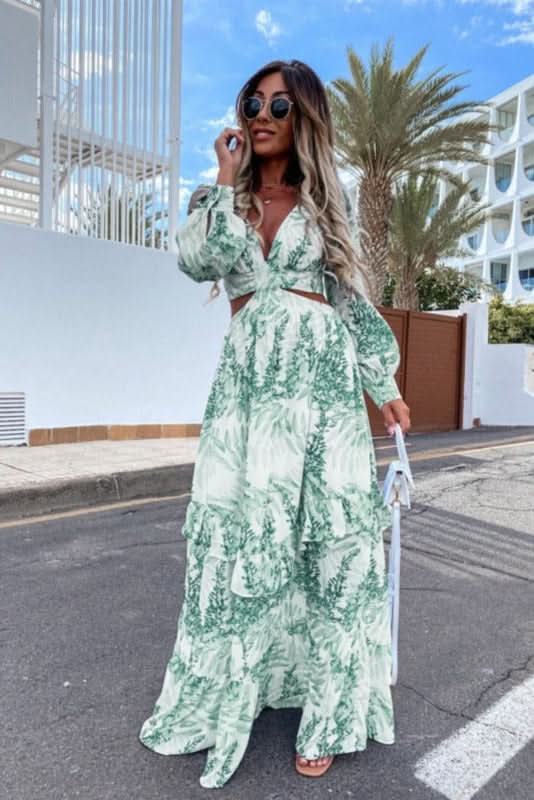 Flowy maxi dress for women, ideal for summer vacation, beachwear, or elegant casual outings. Long and comfortable.