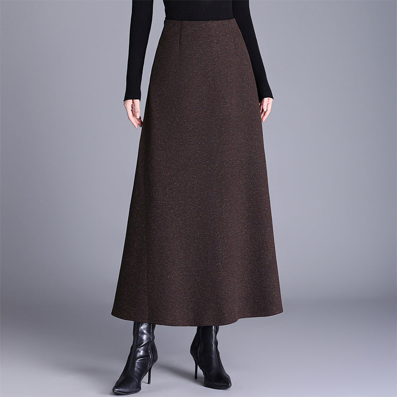 Elegant women's flowy maxi skirt for sophisticated office wear or stylish weekend fashion.