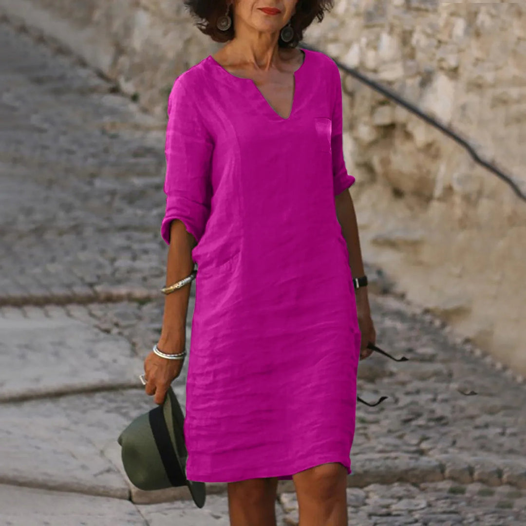 Comfortable women's summer midi dress, perfect for a relaxed and stylish look.
