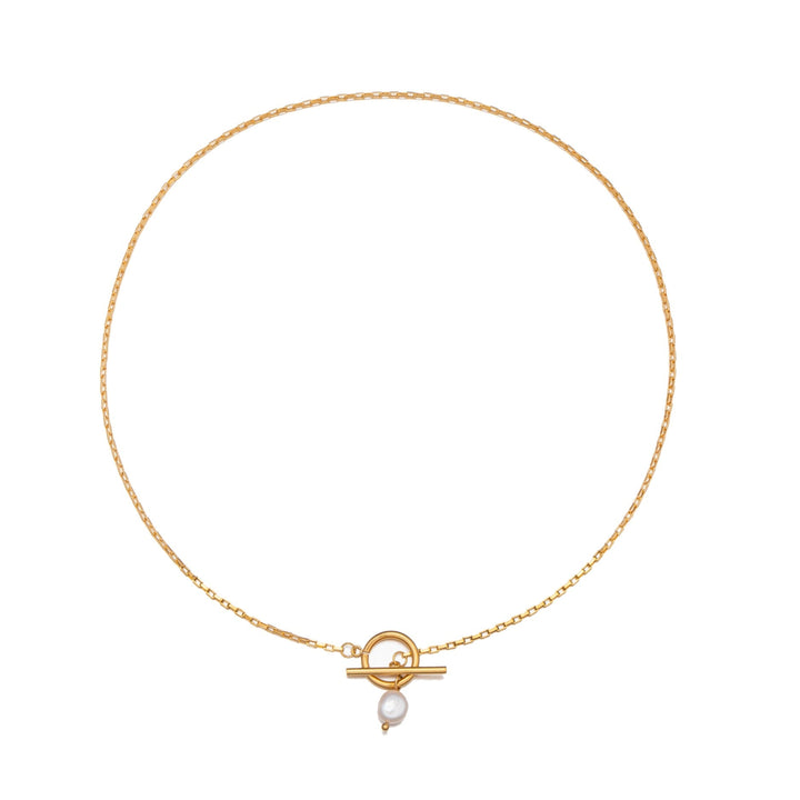 Hypoallergenic, water-resistant Freshwater Pearl Necklace for women. Features a durable gold-plated clasp for comfort.