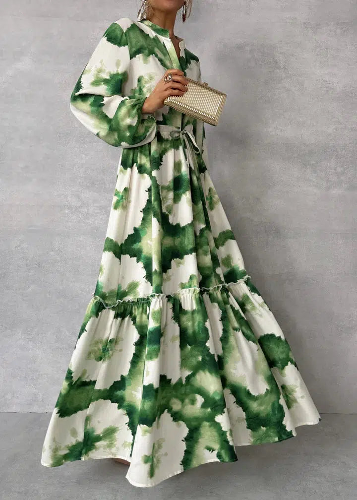 Versatile women's green long-sleeve maxi dress. Elegant yet comfortable, suitable for formal events or casual wear.