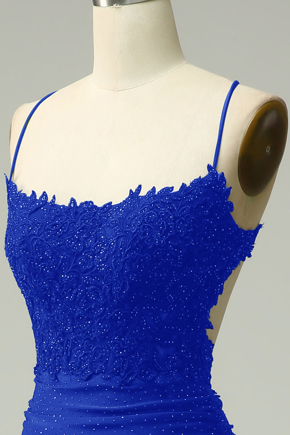 Women's formal wear: elegant polyester halter neck mermaid gown for evening events.