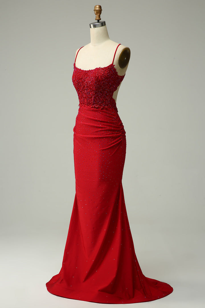 Luxurious women's ball gown, halter neck, mermaid fit, perfect for elegant gatherings.