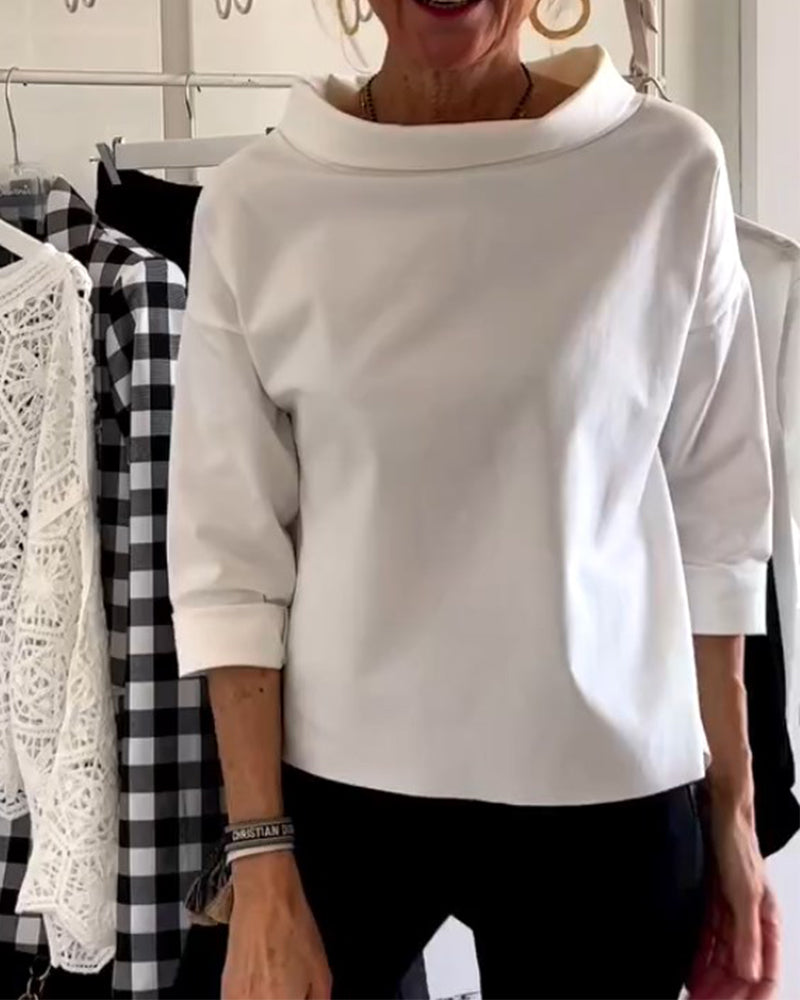 Stylish women's high-collar blouse, long-sleeve design, comfortable for everyday fashion and versatile outfits.
