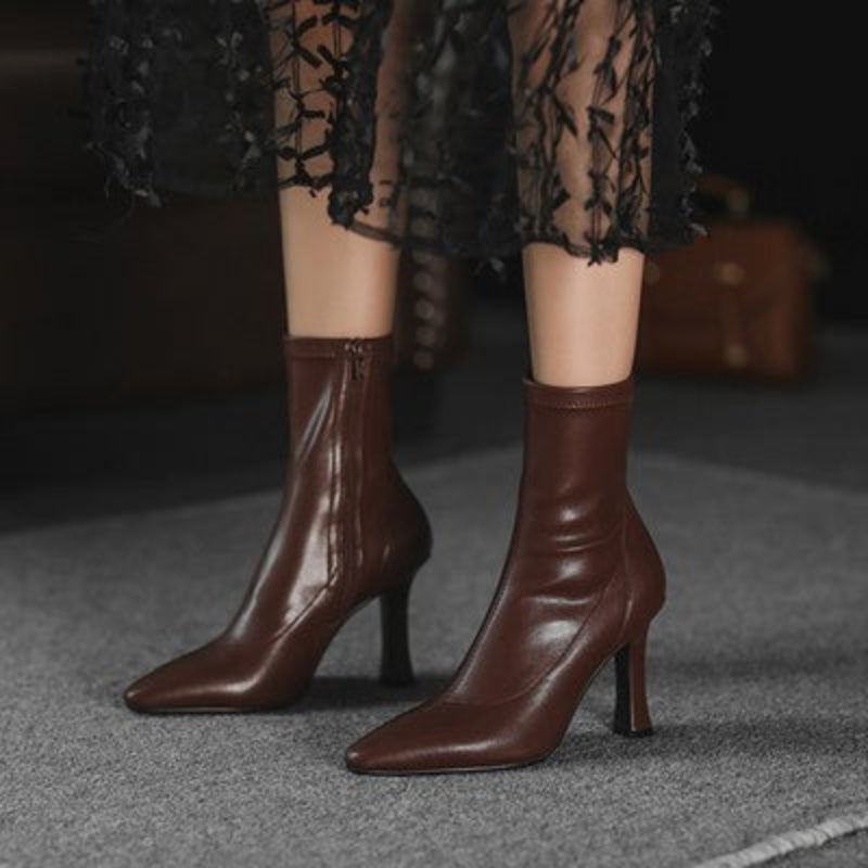 Women's elegant high heels, versatile formal footwear for sophisticated evening wear & party outfits.