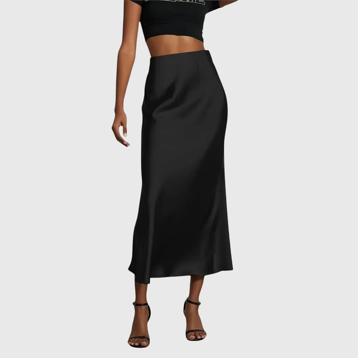 Stylish women's high-waist maxi skirt, elegant bias cut for a flattering and versatile look.