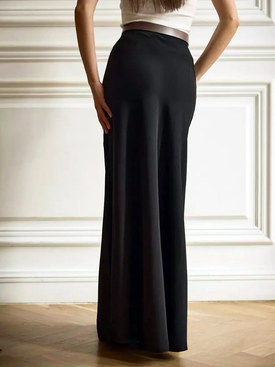 Gala-ready high waist maxi skirt with a beautiful fishtail hem.