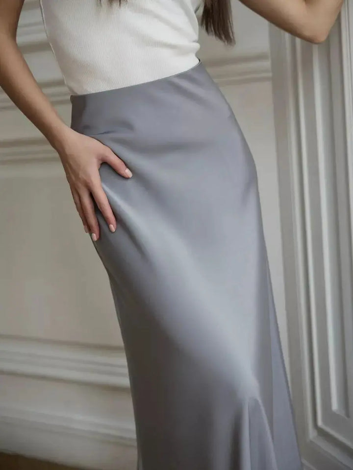 Formal gala outfit: high waist fishtail maxi skirt for women.