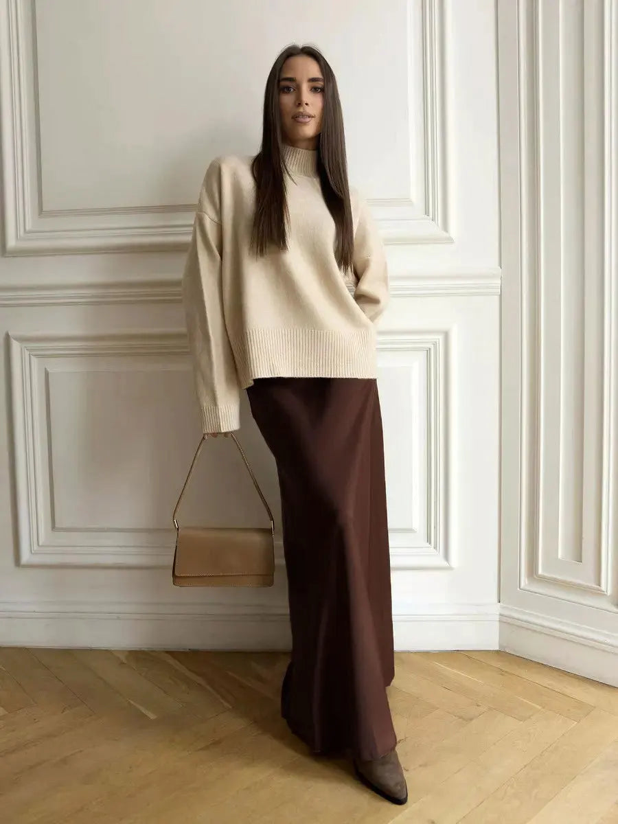 Formal high waist fishtail maxi skirt, a key piece for special occasions.