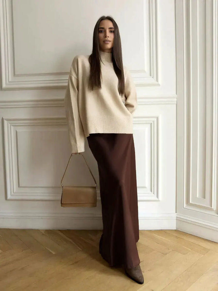 Formal high waist fishtail maxi skirt, a key piece for special occasions.