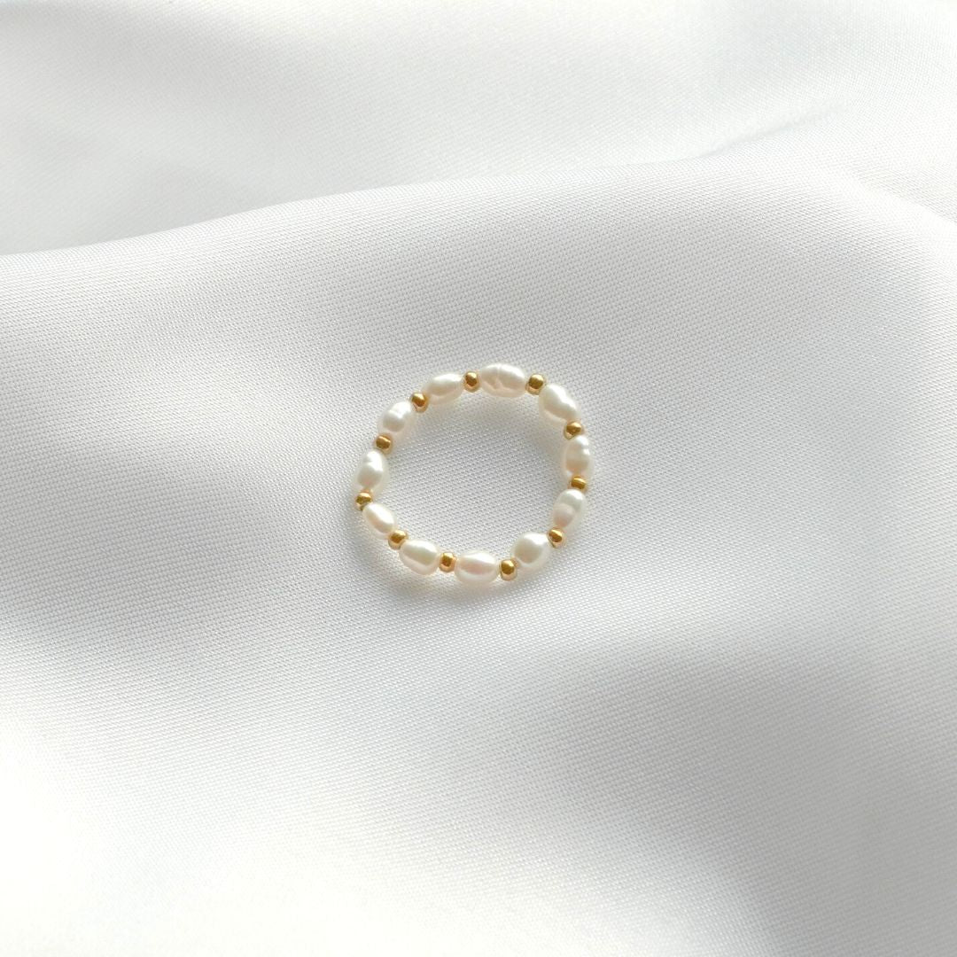 Stylish women's Isle ring, a modern minimalist jewelry piece for daily fashion and elegant accessorizing.