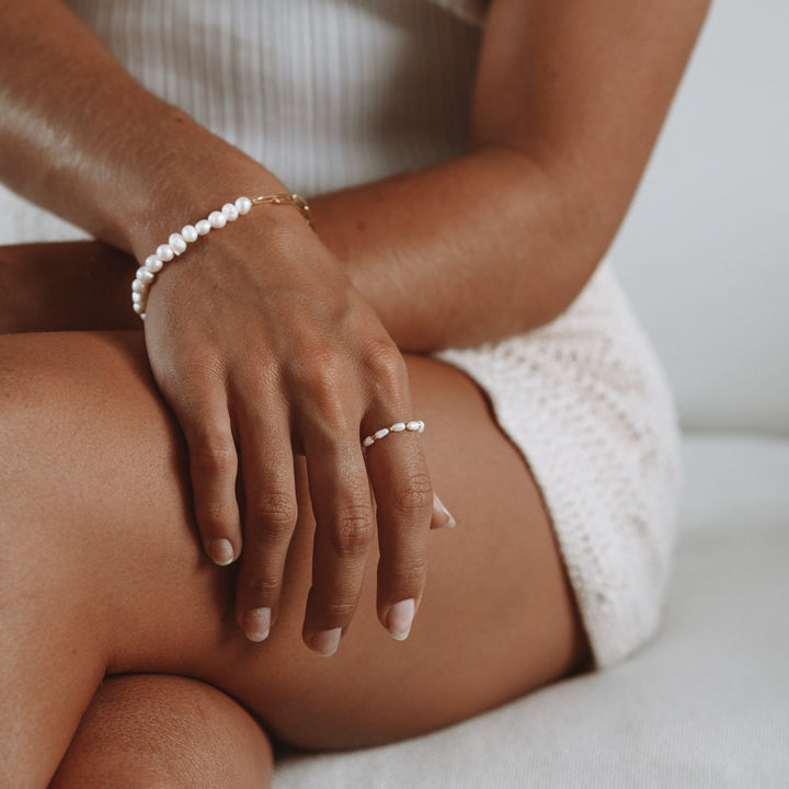 Timeless Isle women's ring, an elegant and versatile minimalist jewelry gift for any fashion-conscious woman.