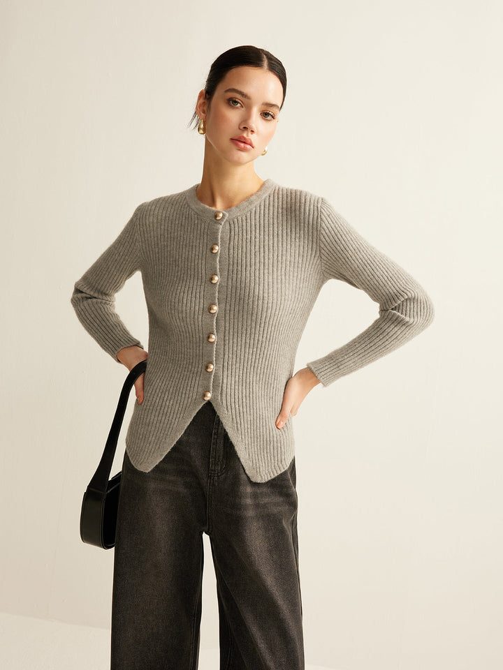 Comfortable and chic women's long-sleeve knit jumper with decorative buttons, great for everyday style.