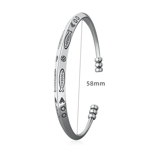Shiny women's elegant koi fish bracelet, perfect for symbolic prosperity & fortune. Adjustable design.