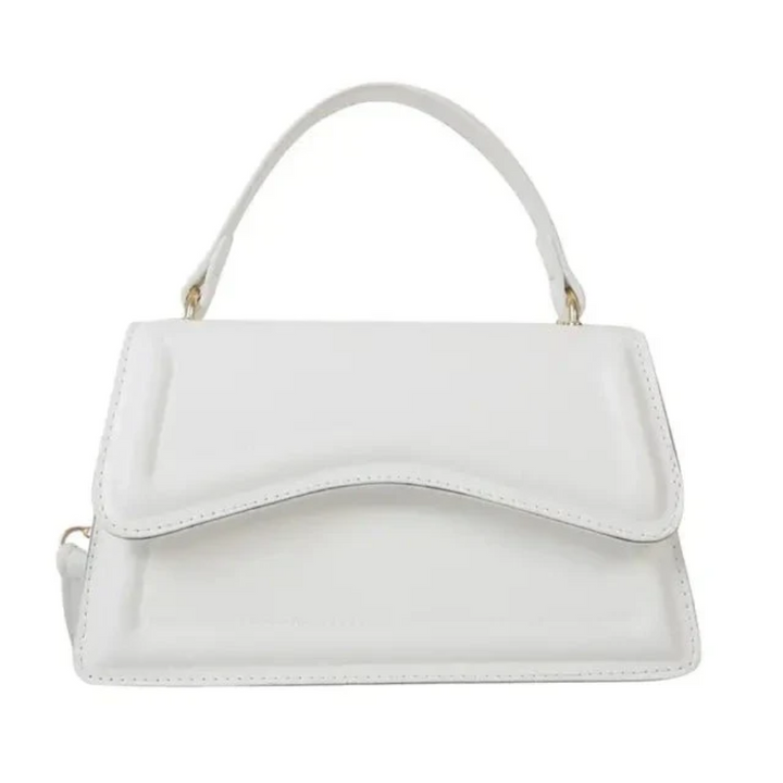 Sophisticated women's leather shoulder bag with fine details, a versatile and elegant handbag.