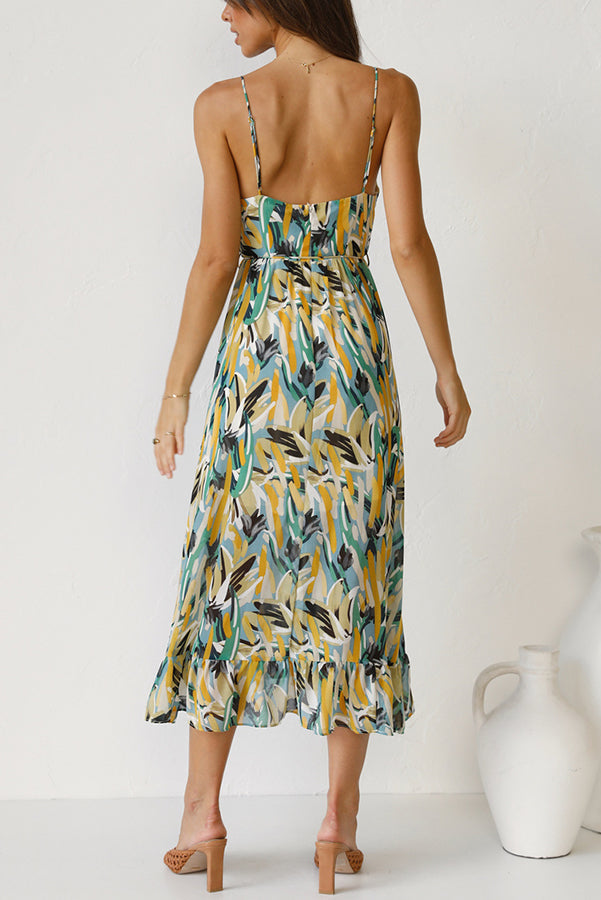 Summer essential: elegant women's airy maxi dress with waist cut, flowy & perfect for the beach