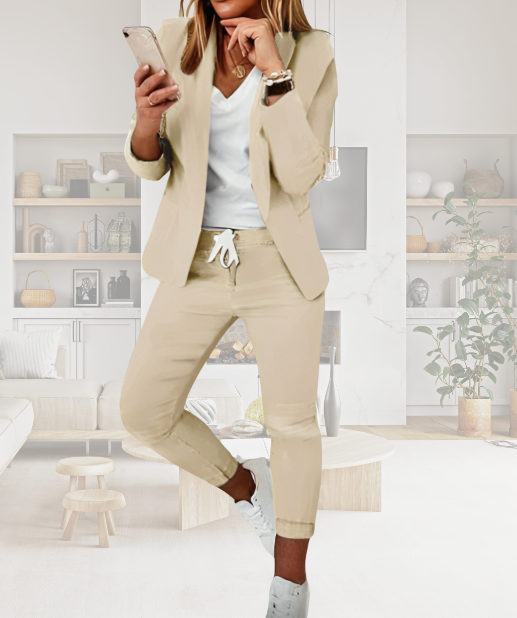 Modern women's Livia trouser suit, an elegant two-piece set with a stylish blazer & pants for chic womenswear.
