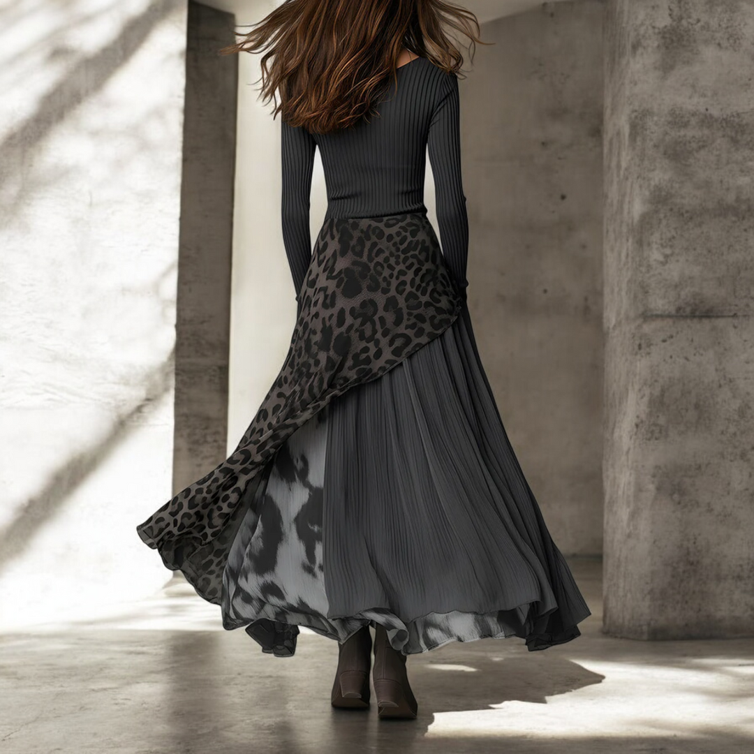 Fashionable women's elegant long dress, boasting chic leopard print. A versatile addition to any wardrobe.