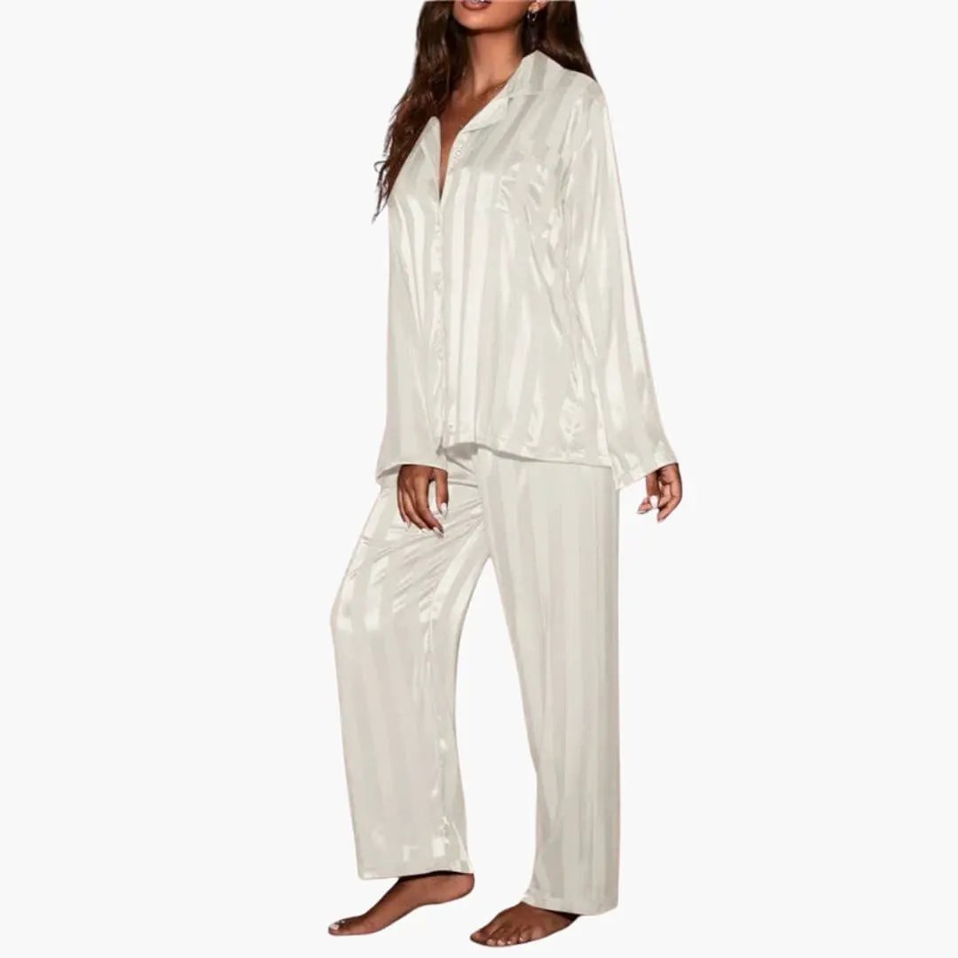 Relaxed fit women's elegant long sleeve pajama set. Stylish two-piece lounge wear for comfortable sleep & casual chic.