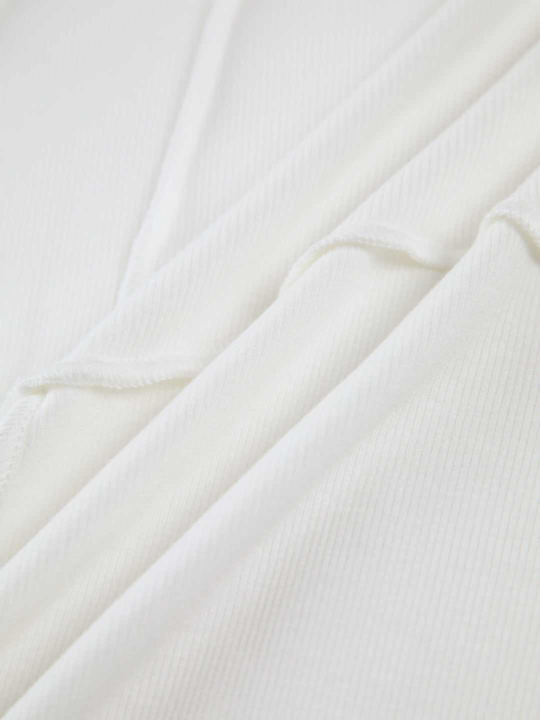Women's comfortable long sleeve blouse. Elegant design, ideal for versatile layering & everyday fashion.