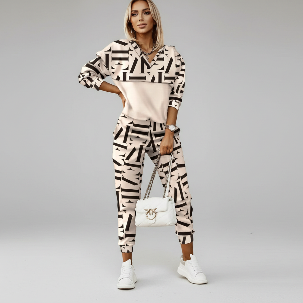 Casual yet fashionable women's Rachel set, a blend of comfort and style in a soft fabric.
