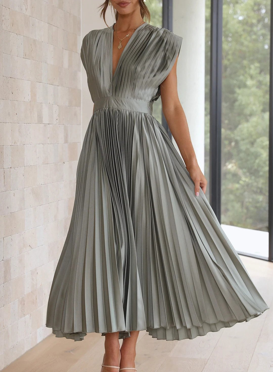Stylish short sleeve maxi dress for women, ideal for elegant summer events and casual outings.