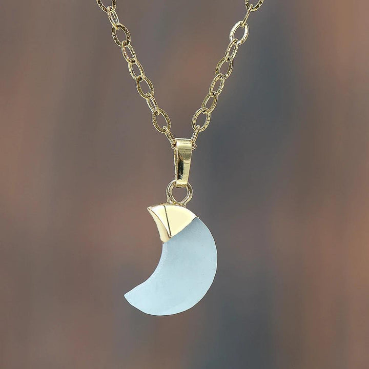 Moonstone crystal healing necklace for women, handcrafted spiritual gemstone jewelry.