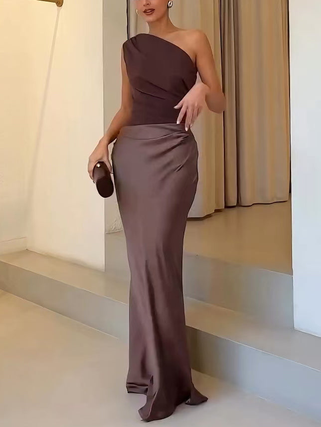 Elegant women's one shoulder maxi dress, a ruched waist formal gown for sophisticated occasions, evening wear & parties.