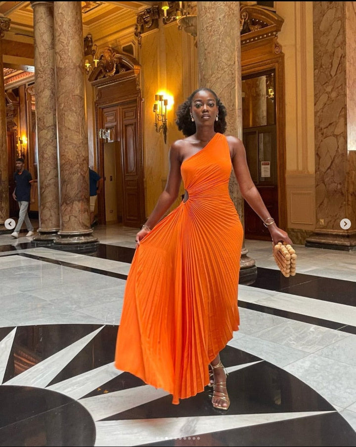 Stylish women's one shoulder pleated maxi dress with a slim fit, ideal for formal wear and elegant evenings.