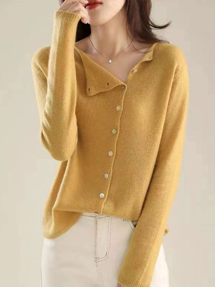 Elegant women's open-front cardigan. Cozy knitwear for versatile fall fashion and comfortable style.