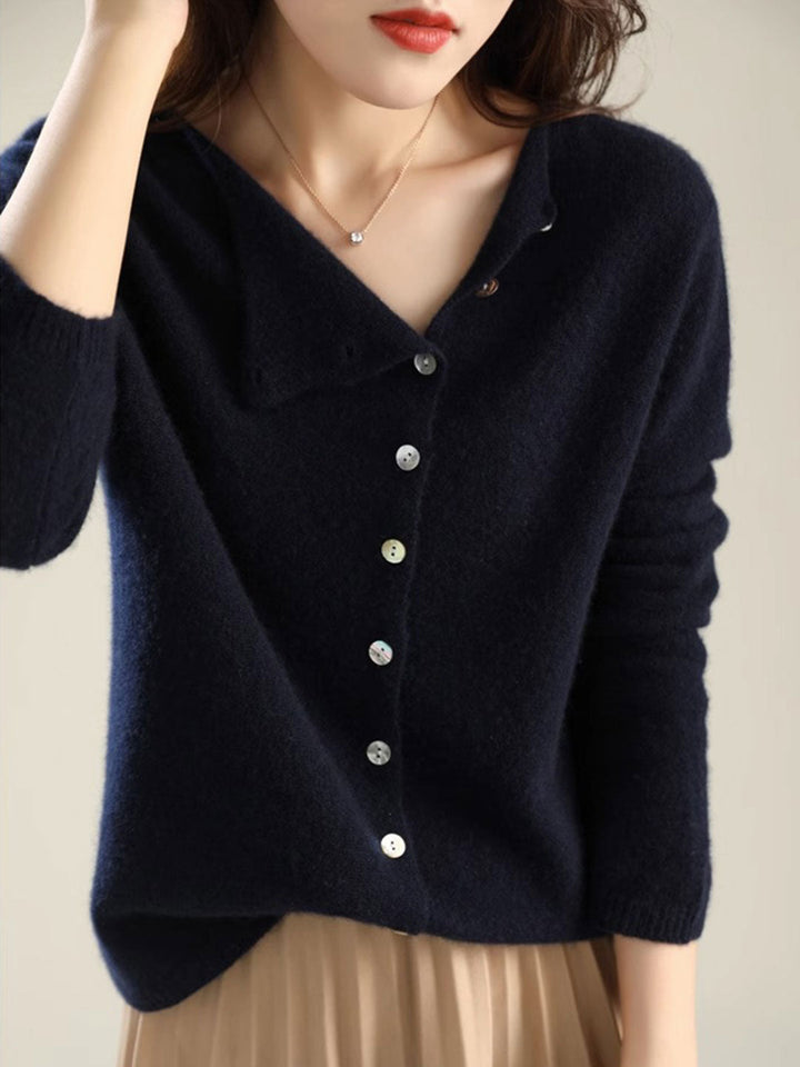 Women's open-front layering cardigan. Versatile knitwear for elegant fall fashion and winter warmth.