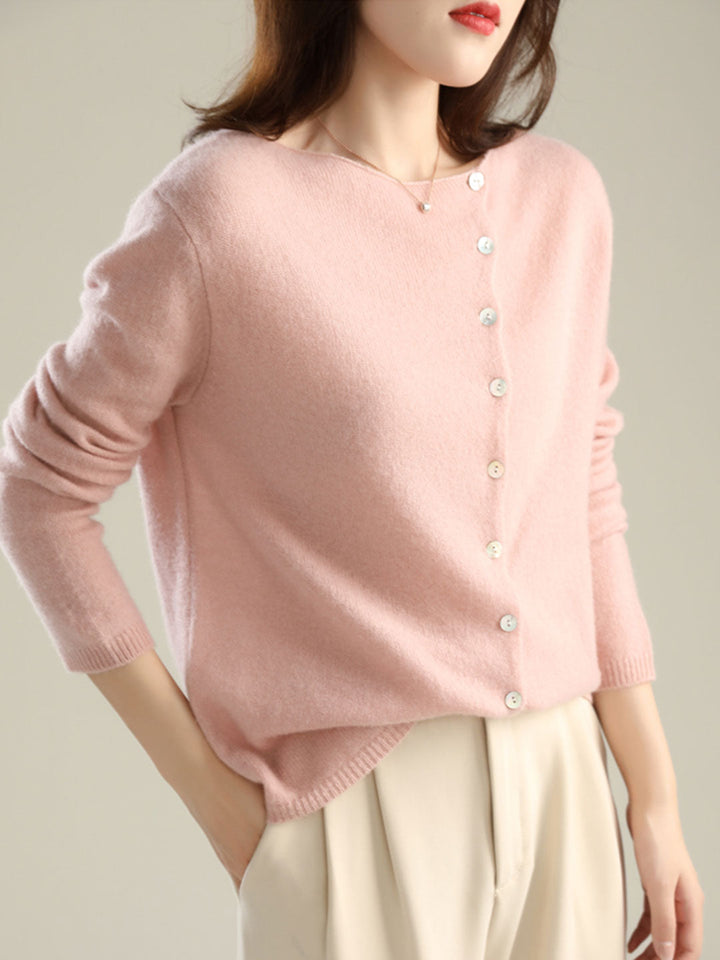 Fall fashion women's open-front cardigan. Cozy knit sweater for autumn comfort and chic style.