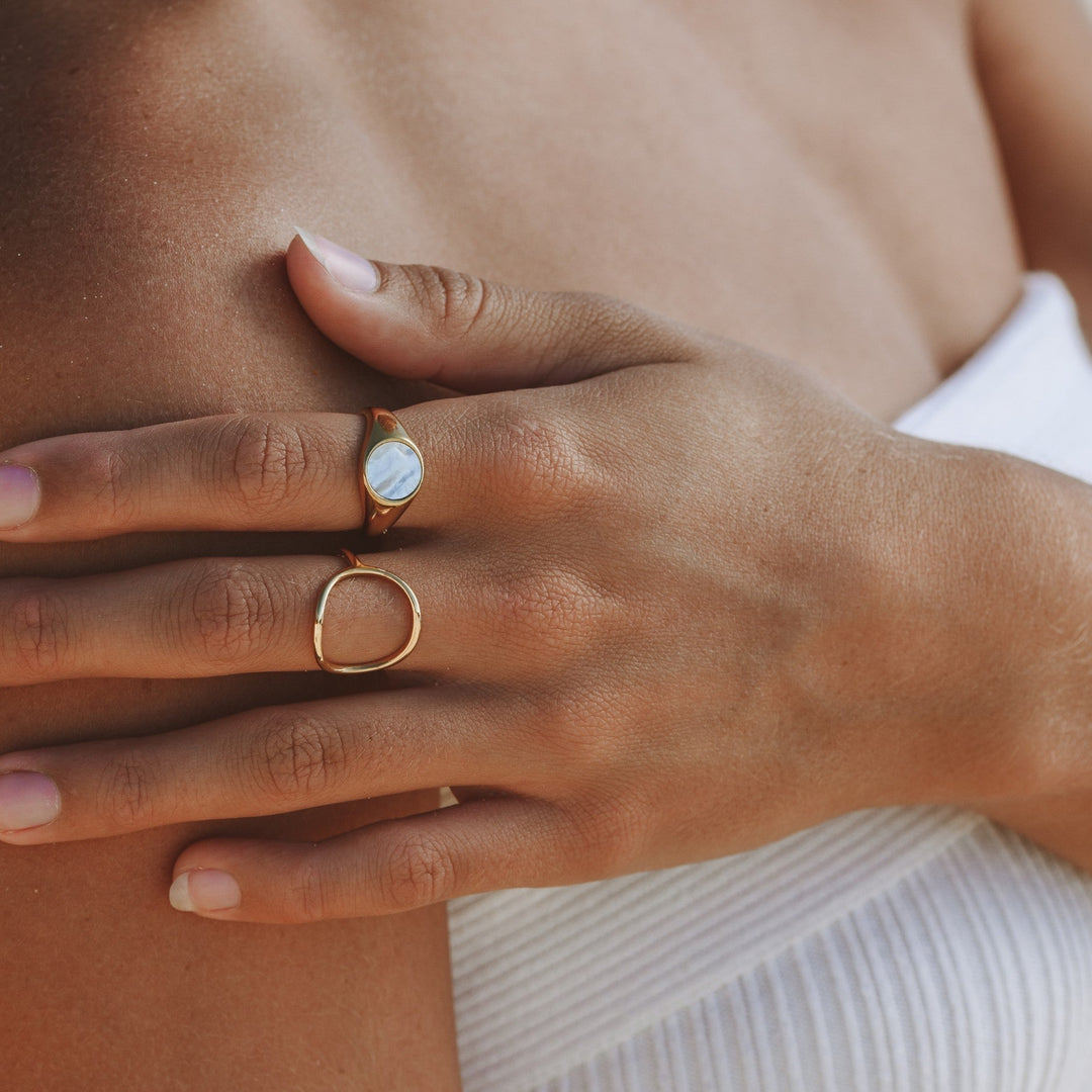 Stylish silver oval ring for women, hypoallergenic & ideal for stacking.