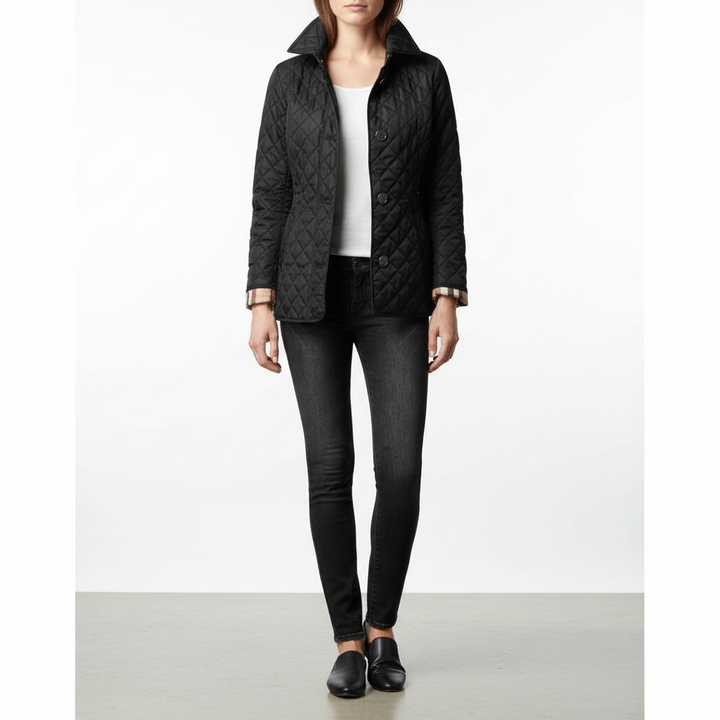 Stylish women's padded jacket, ideal for winter, with an adjustable tie-waist for a flattering fit.