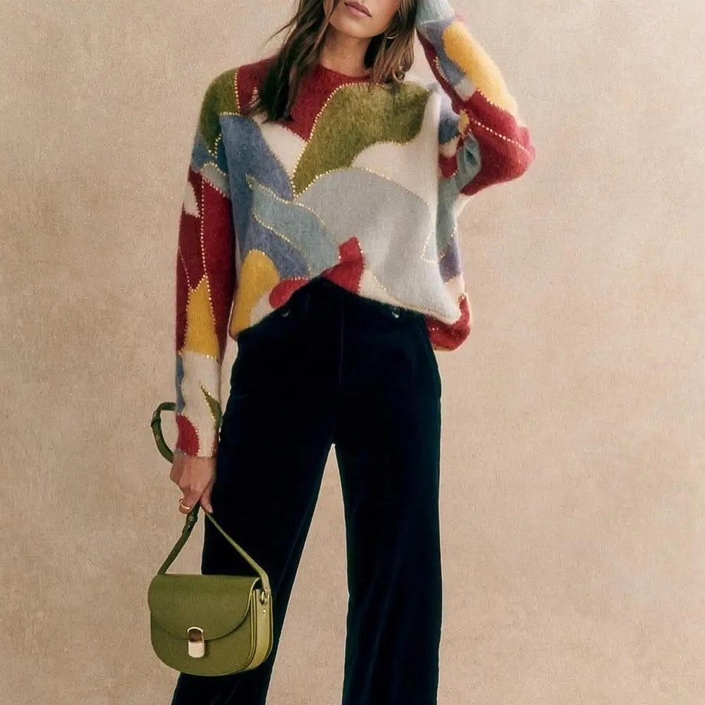 Stylish women's patchwork crewneck top, ideal for casual wear or an elegant everyday look this fall.