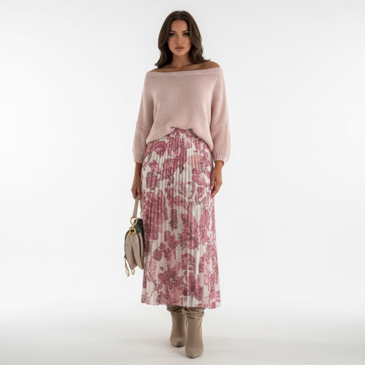 Casual yet elegant women's patterned skirt set, a two-piece outfit for modern womenswear.
