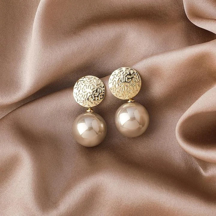Elegant women's pearl earrings, 18K gold plated. Classic white and taupe pearls perfect for any occasion.