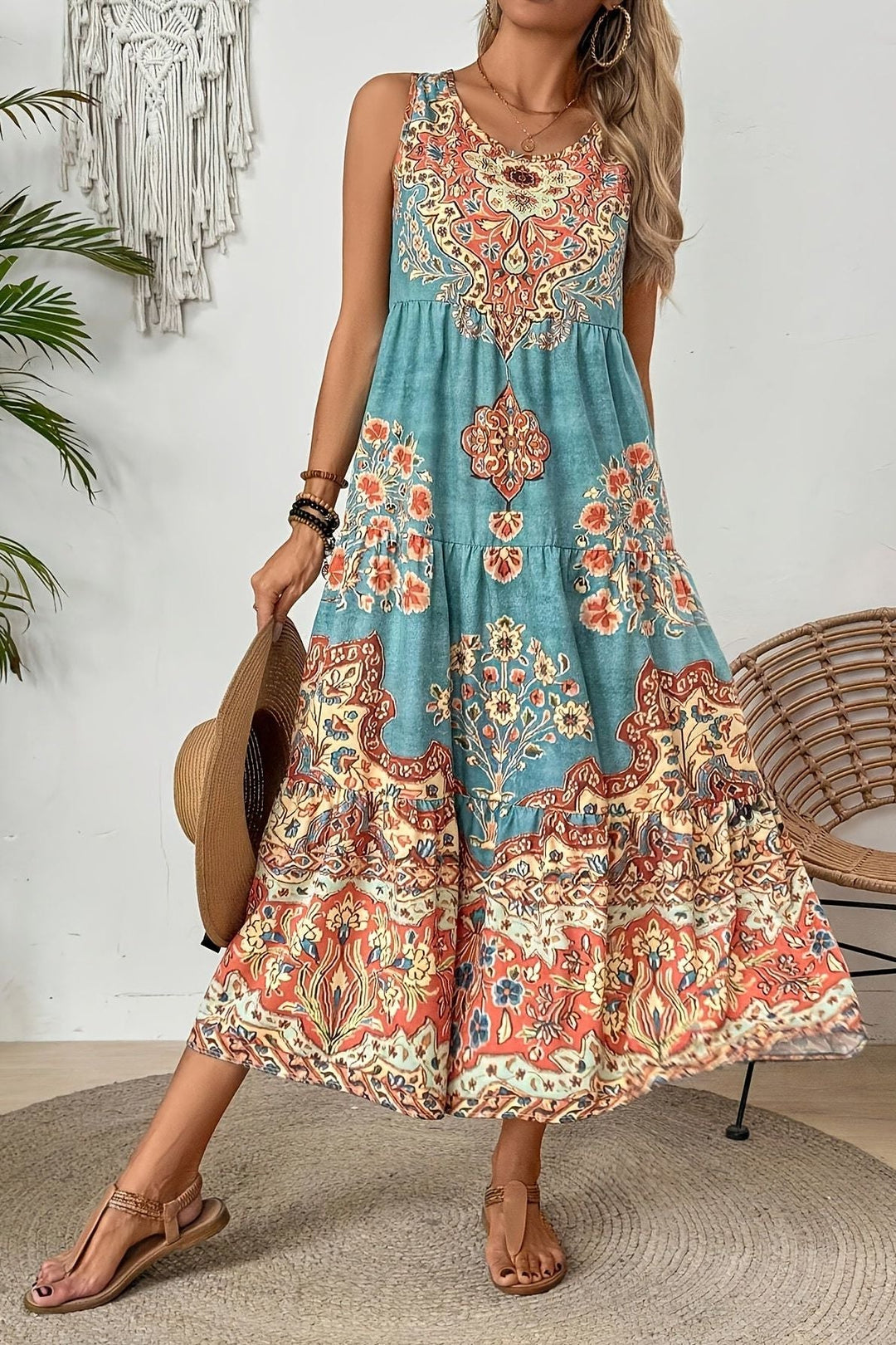 Elegant women's printed maxi dress, perfect for summer parties & spring fashion.