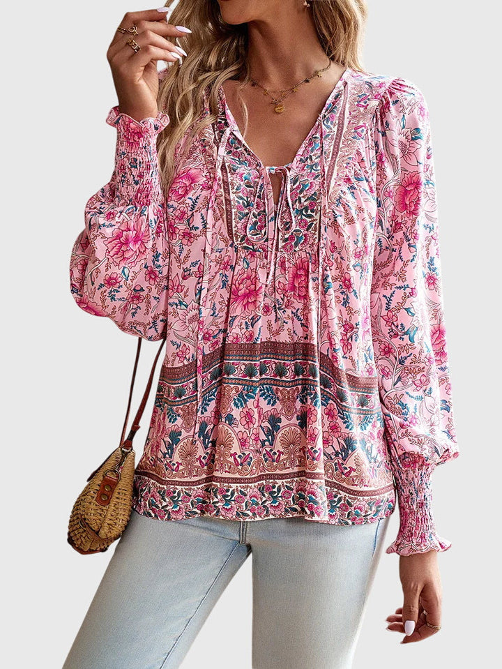 Versatile women's elegant pullover, ideal for casual wear or chic styling. Comfortable long sleeve wardrobe staple.
