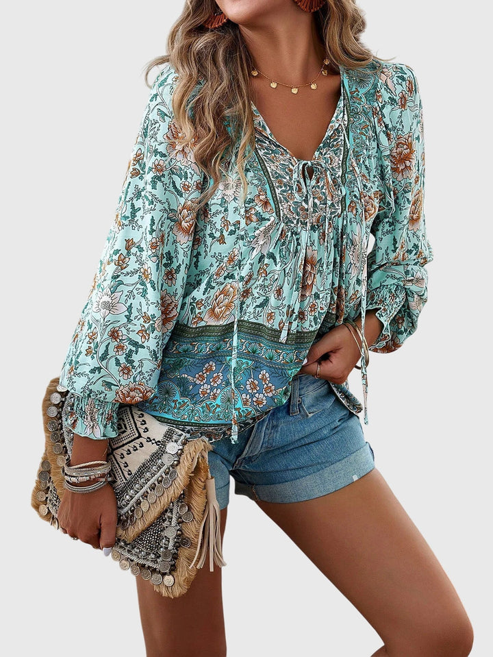 Comfortable long sleeve women's pullover. Chic elegant top for effortless everyday style, a versatile wardrobe staple.