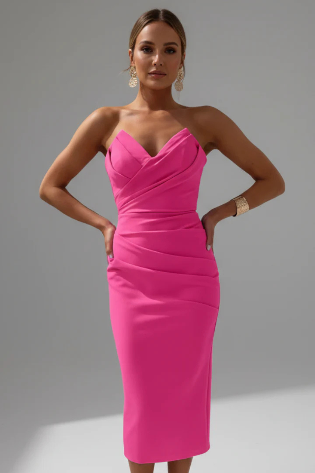 Women's elegant fitted ruched midi dress, sweetheart neckline, perfect for date night or formal events.