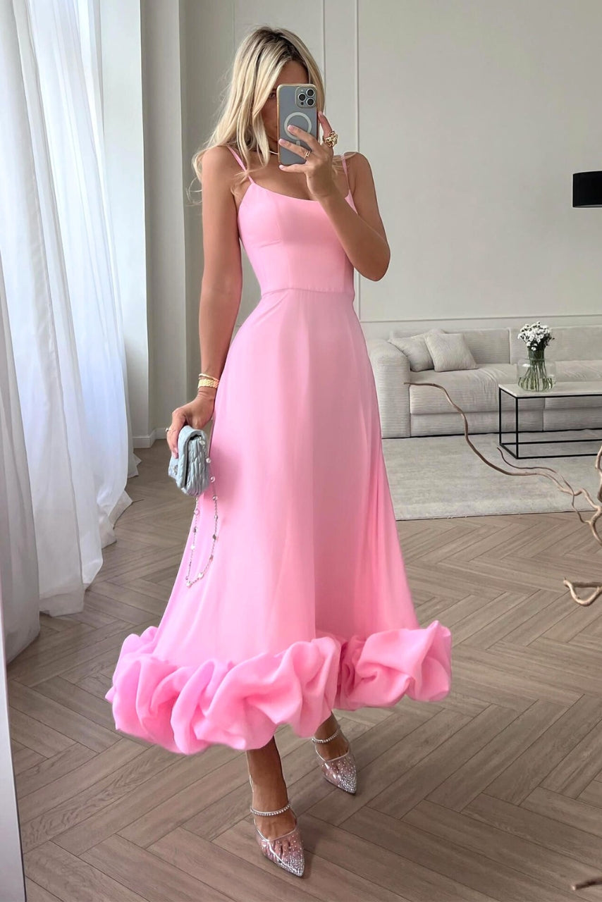 Flowing ruffle hem maxi dress for women, a stylish choice for formal events, proms, or wedding guests.