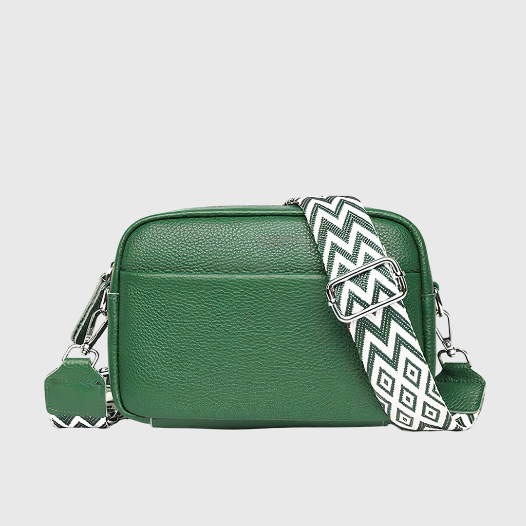 Classic women's elegant shoulder bag, an everyday purse that combines chic style with practical organization.