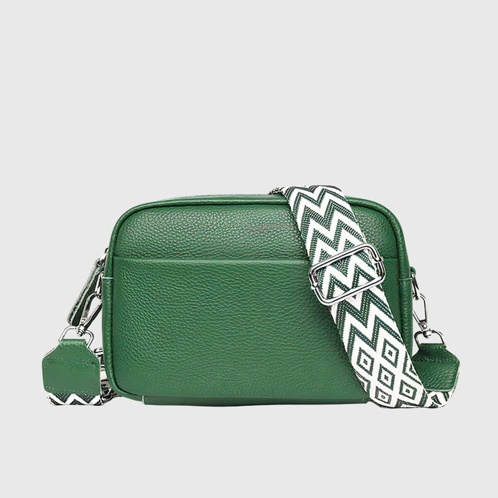 Classic women's elegant shoulder bag, an everyday purse that combines chic style with practical organization.