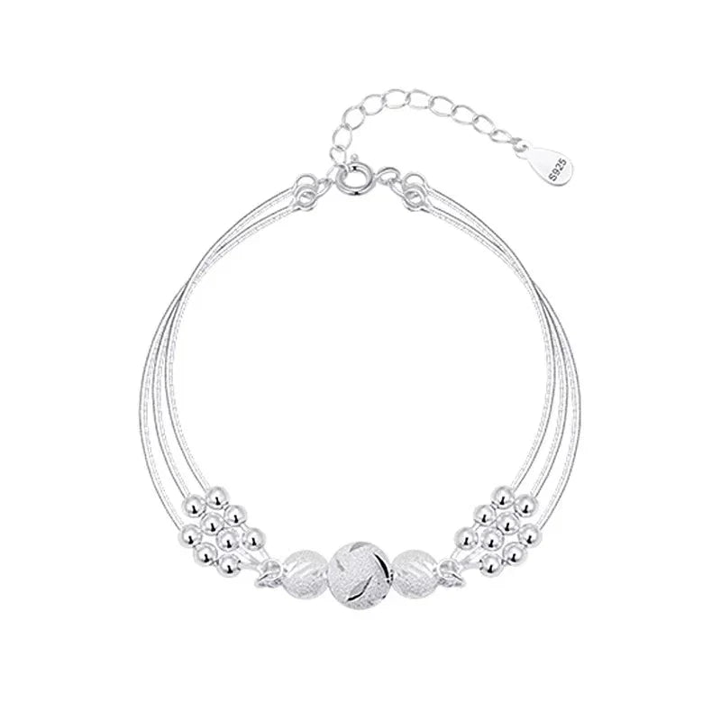 Stylish silver pearl bracelet for women, featuring natural pearls and sterling silver. An elegant, versatile accessory.