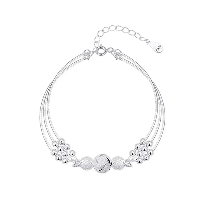 Stylish silver pearl bracelet for women, featuring natural pearls and sterling silver. An elegant, versatile accessory.